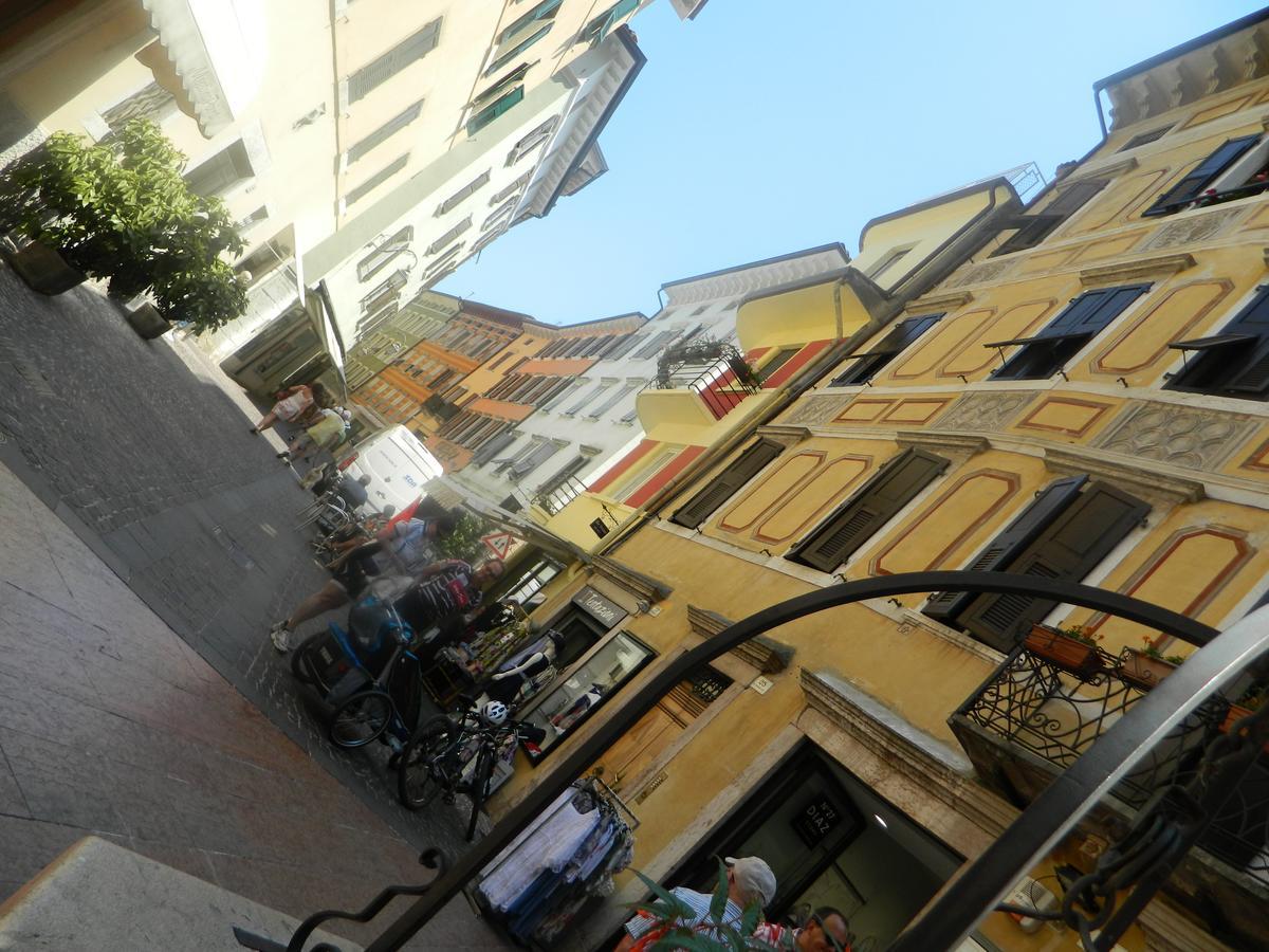 Vecchia Riva Aparthotel Bagian luar foto